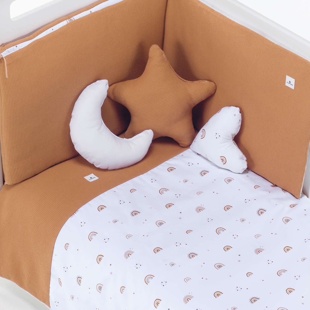 Cojines decorativos con formas infantiles para cuna del bebé