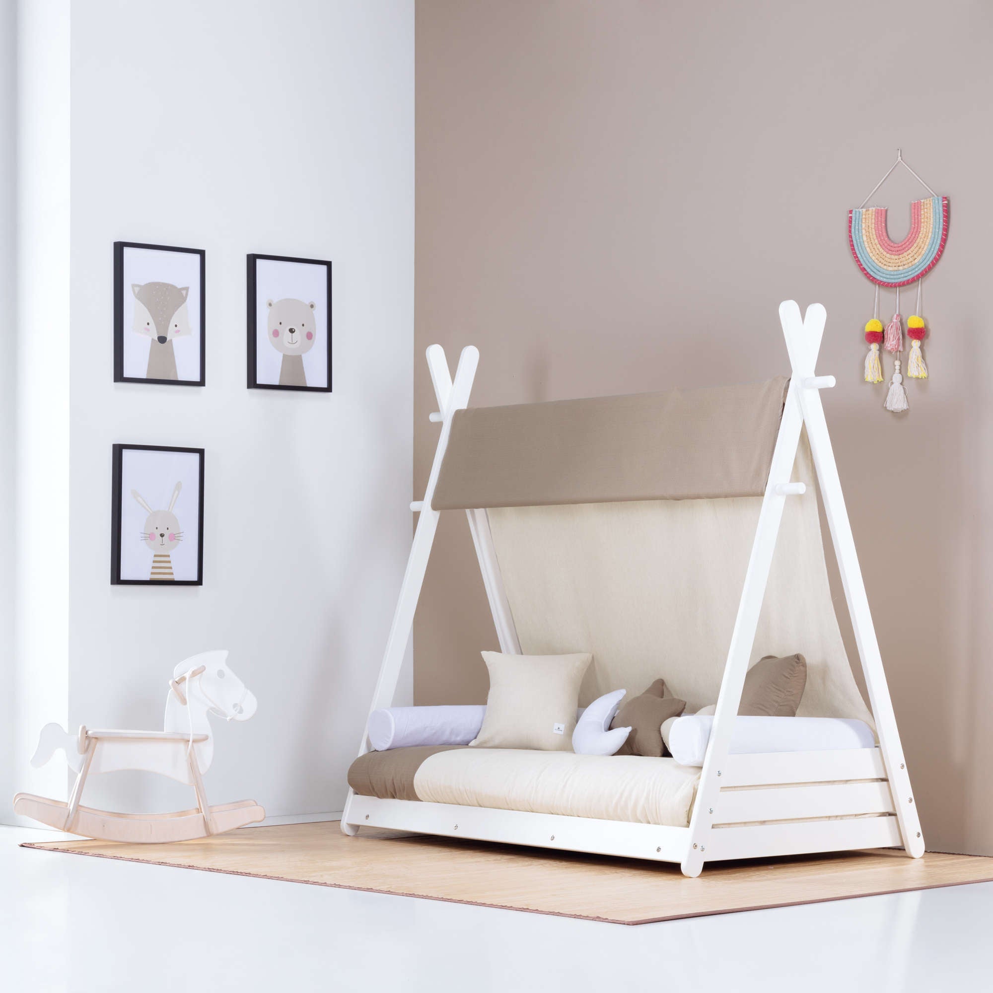 Cama de 70x140cm de filosofía Montessori para cuarto de bebé