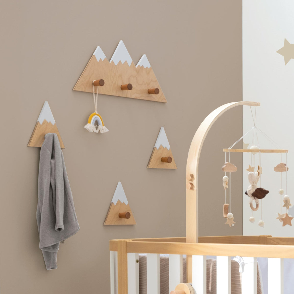 Perchas y colgadores infantiles para pared