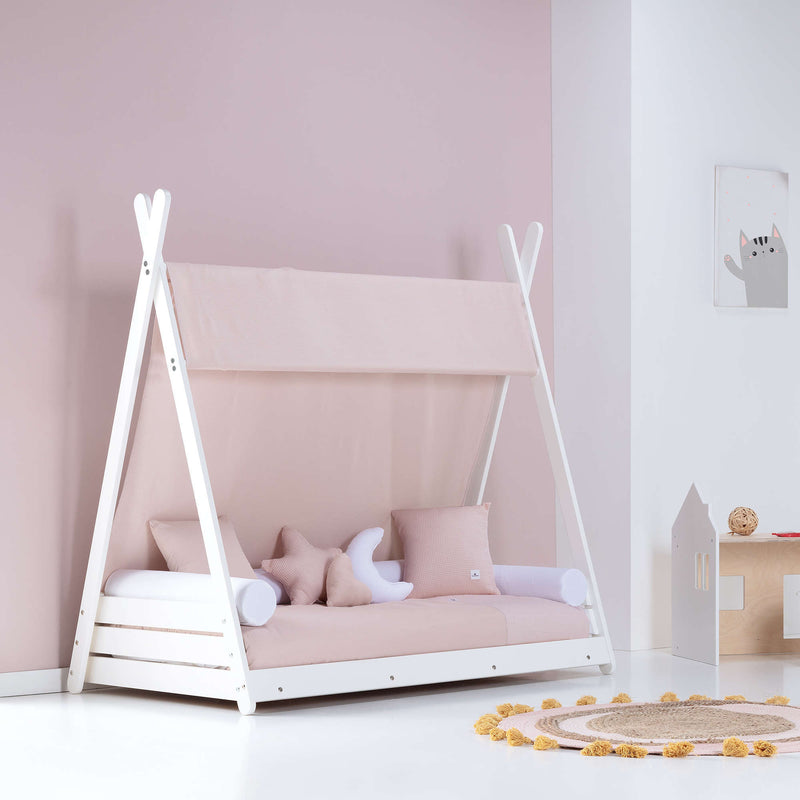 Cama Montessori tipo cabaña, estructura de madera blanca para niños, diseño funcional y educativo rosa palo aesthetic