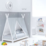 cama montessori con estilo minimalista con tonalidades blancas y suaves