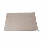 Alfombra cuadrada en color marrón para habitación infantil