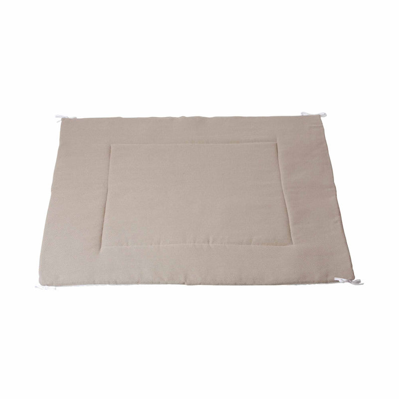 Alfombra cuadrada en color marrón para habitación infantil
