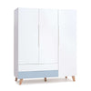 Armario infantil (3 puertas) estilo nórdico patas madera · Lifestyle Plus+