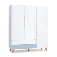 Armario infantil (3 puertas) estilo nórdico patas madera · Lifestyle Plus+