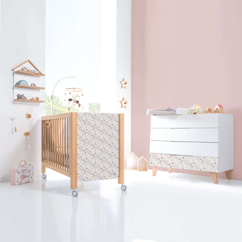 Cómoda infantil con vinilo de flores rosa · Lifestyle Liberty D247RV-M9577-132