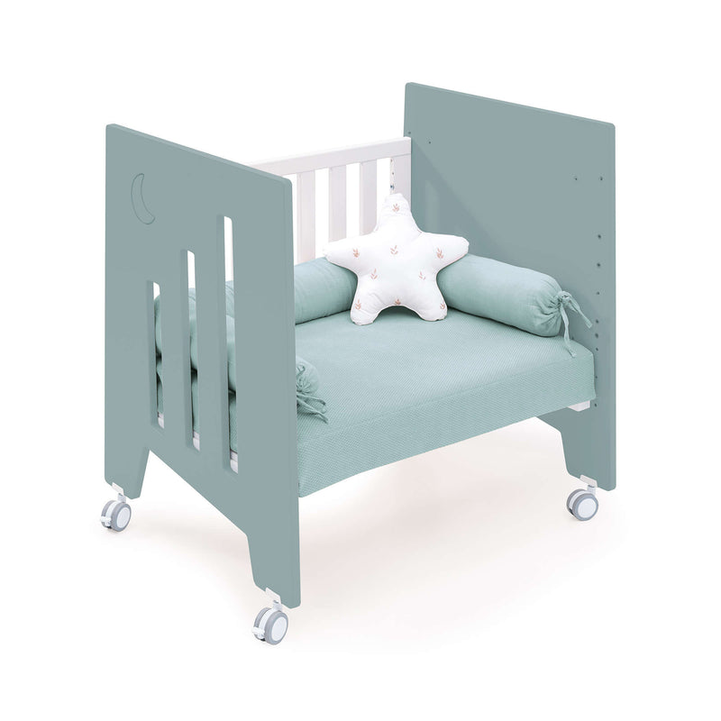 Minicuna colecho con ruedas 60x80 cm verde eucalipto · Omni Uno Eucalyptus