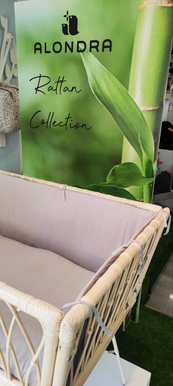 Cuna de ratán de Alondra en tienda de Burriana