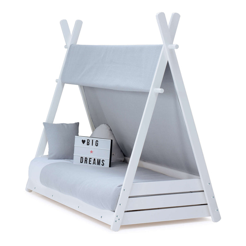 cama Montessori con forma de cabaña