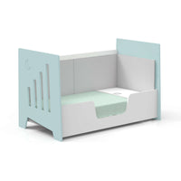 Camita Montessori baja color verde menta y barrera blanca infantil