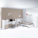 Habitación juvenil color arena con cama cajonera y escritorio con silla de oficina