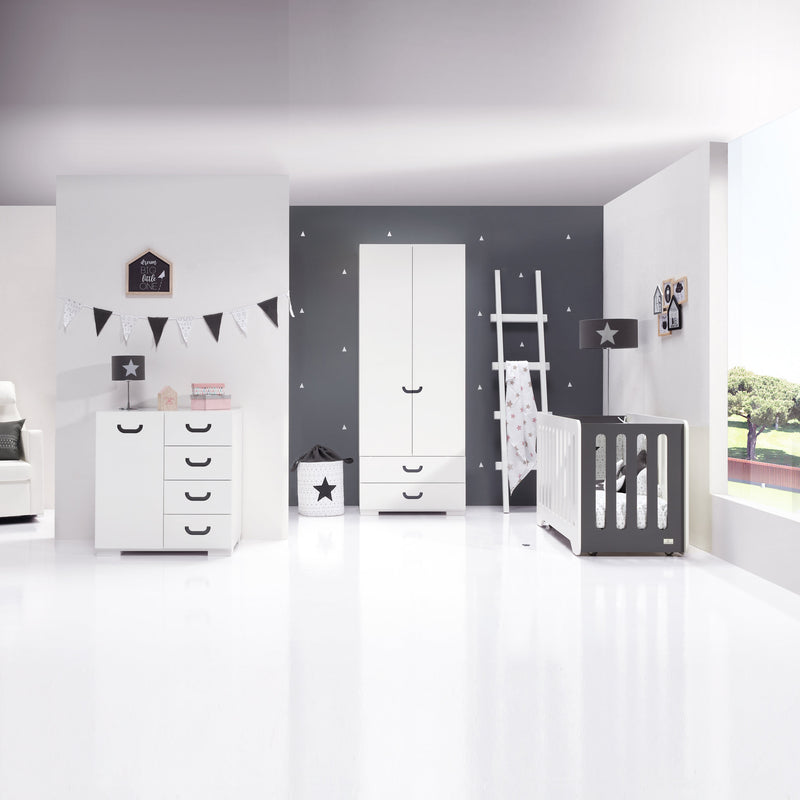 Dormitorio infantil con armario, aparador y cuna bebé color negro