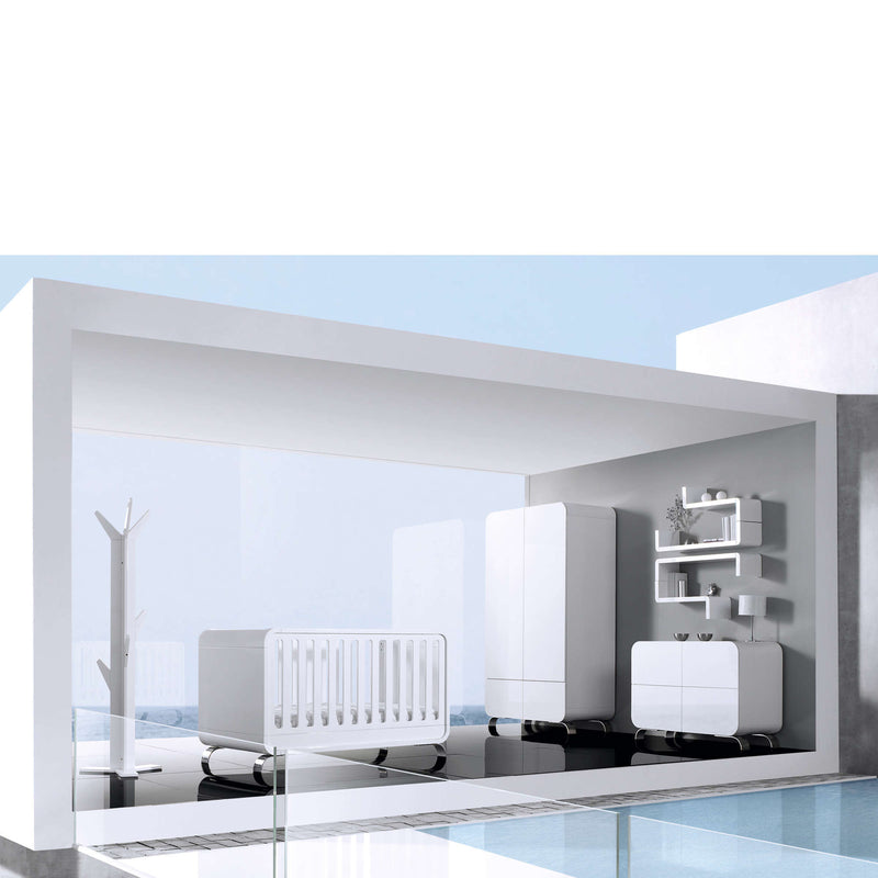 Habitación premium con mobiliario de diseño y cómoda
