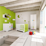 Habitación juvenil con mobiliario Alondra con apliques de colores