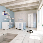 Habitación infantil con cómoda y armario infantil maths 120cm en color celeste
